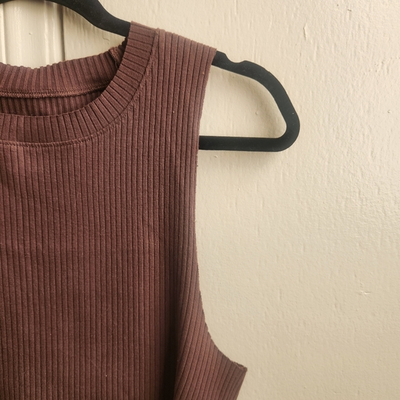 aerie- Rebel Cropped Tank - Picture 4 of 6